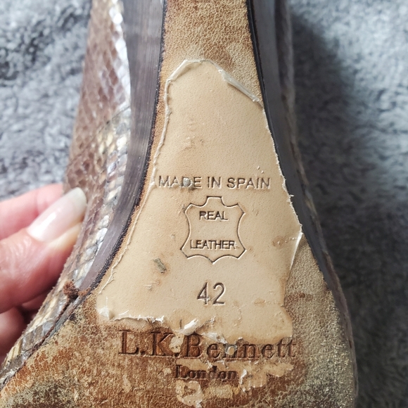 LK Bennett Brown Heels with Snakeskin Texture - Picture 7 of 9